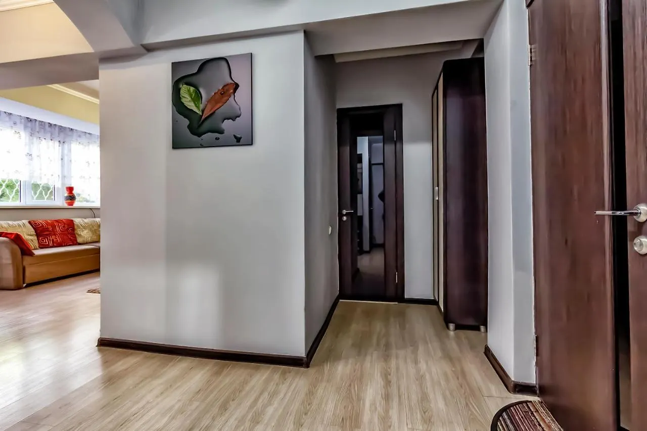 Apartament 35 Traveler'S Choice In The City Center Ałma Ata